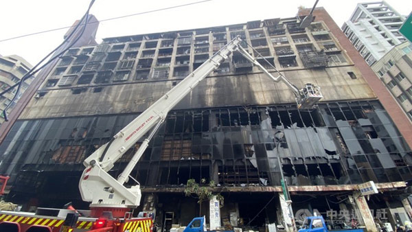 대만 가오슝 13층 건물서 화재‥9명 사망·44명 부상