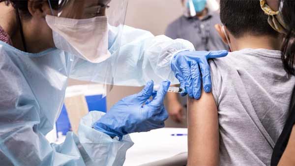 [World Now] 어린이 백신 빨리 맞는게 낫다?‥미국 전문가들의 의견은