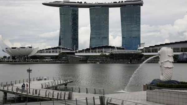 '위드 코로나' 싱가포르서 신규확진 5천명 넘어 역대 최다