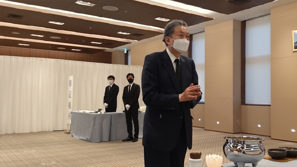 '노태우 빈소' 찾은 하토야마‥"일본이 더 한국인 심정 이해해야"