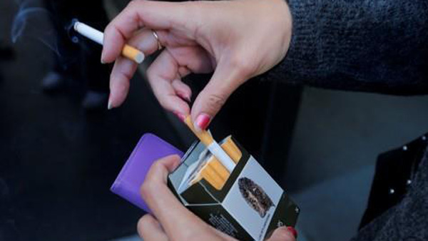 호주, 슈퍼서 담배 사라지나‥전문가들 "석면처럼 퇴출해야"