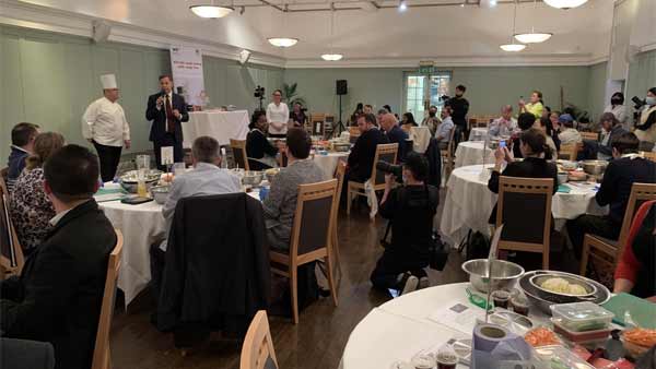 [World Now] 영국 왕실 셰프가 담근 김치 맛은?‥"버킹엄궁 메뉴에 올리고 싶다"