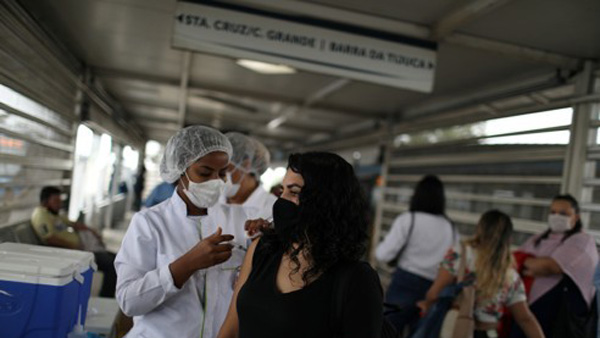 누적 사망자 세계 2위 브라질 "코로나 통제되고 있다"