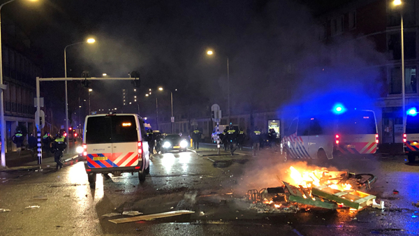 네덜란드서 사흘째 봉쇄 항의시위‥일부선 또 폭력행위