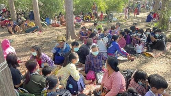 미얀마군-소수민족 반군 교전에 주민 2천500명 태국으로 피란