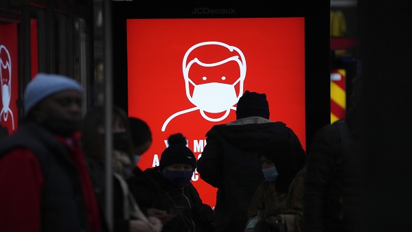 영국 오미크론 감염 2만5천명·사망7명…런던시 '중대사건' 선포