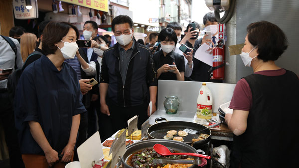 중기부 "현충일 연휴에도 손실보전금 신청가능"