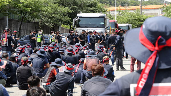 국토부-화물연대 오늘 오후부터 4차 교섭 재개