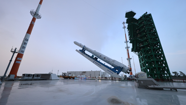 발사취소 누리호 내부점검 개시‥1단 인터탱크 점검창 개방