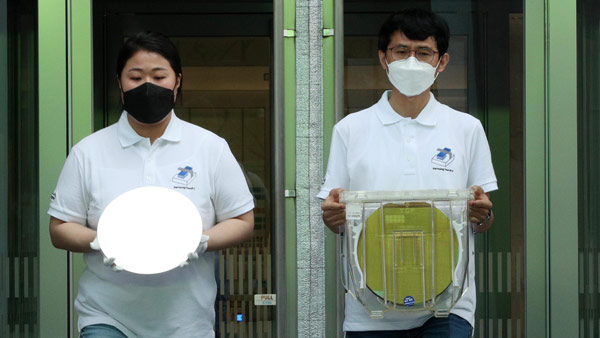 삼성전자, 세계 첫 3나노 반도체 양산 출하‥"한계 넘은 혁신"