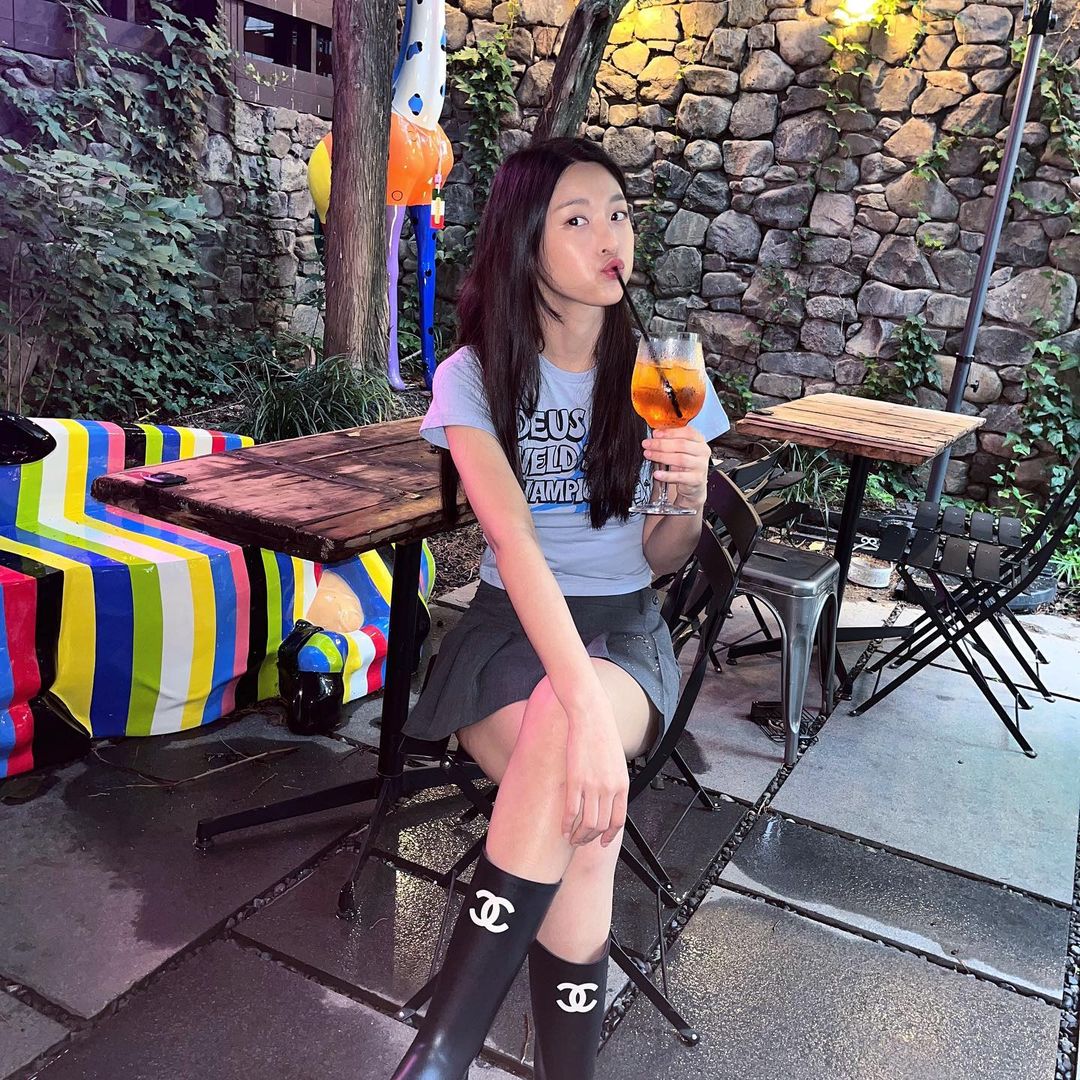 설현 섹시러블리의 교과서오늘도 예쁨 인스타