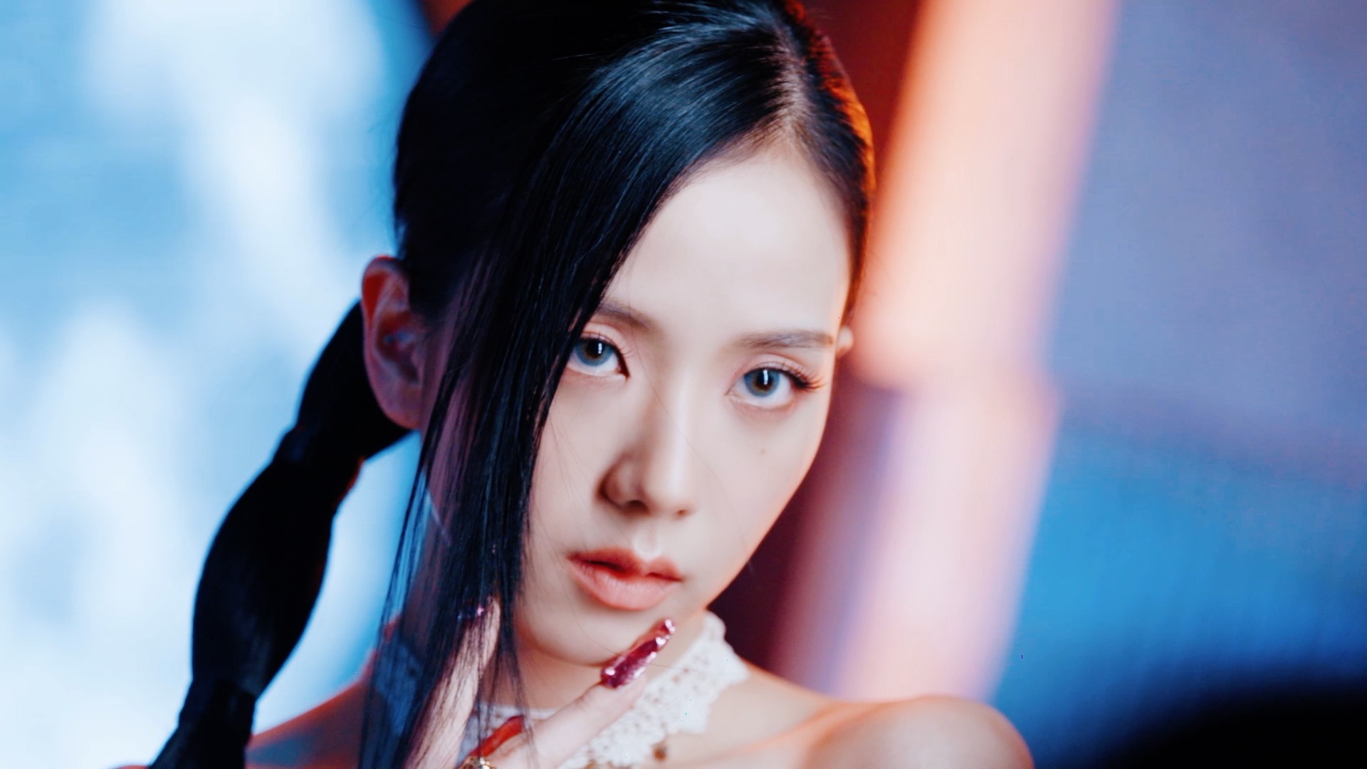Blackpink Jisoo transforms into a fascinating vampire... 'Pink Venom
