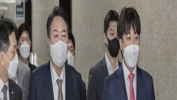  김용남 "이준석은 尹에게 계륵같은 존재‥당대표 사퇴가 상식에 부합"