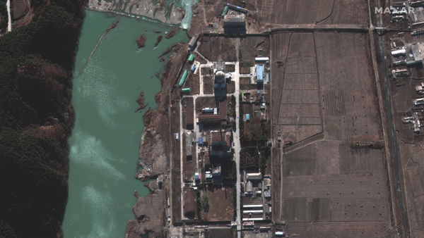 "북한 영변 우라늄·플루토늄 시설 가동 징후‥건물 지붕 눈 녹아"