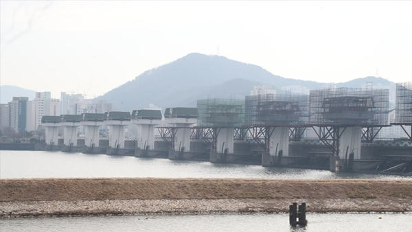 문 대통령 "낙동강 하굿둑 상시개방‥4대강 보로 막힌 다른 강에 희망"