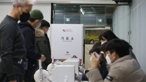 사전투표 첫날 오후 1시 투표율 8.75%‥동시간대 역대 최고 수준