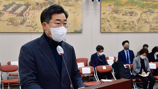 민주 "윤석열, 군대 갈 땐 부동시·검사 될 땐 정상시‥의혹 밝혀야"