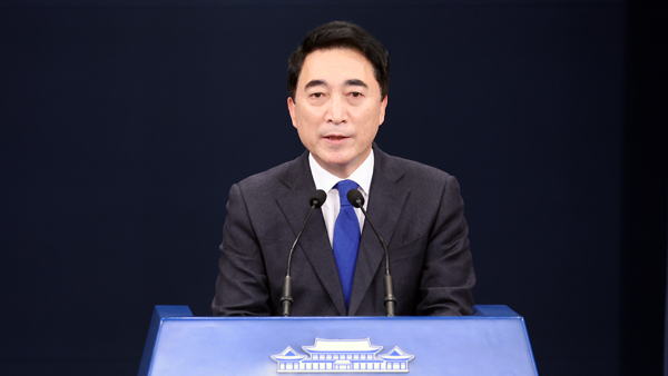 靑 소통수석 "소득주도성장 왜 실패 낙인 찍나‥의미있는 성과 거둬"