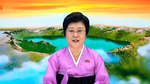 북한 방송 그 아나운서, 김정은에게 아파트 선물 받았다