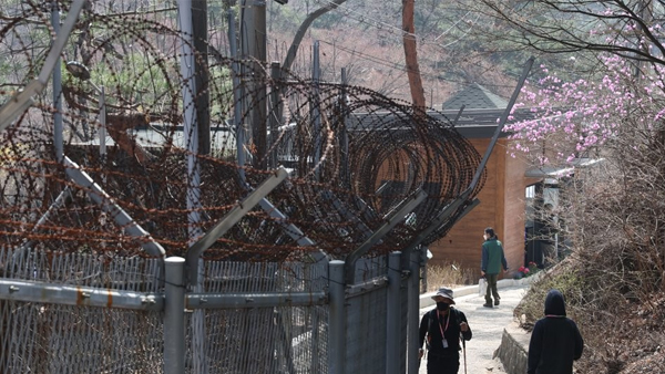 청와대 외곽경비 군부대서 부사관 총기로 극단 선택