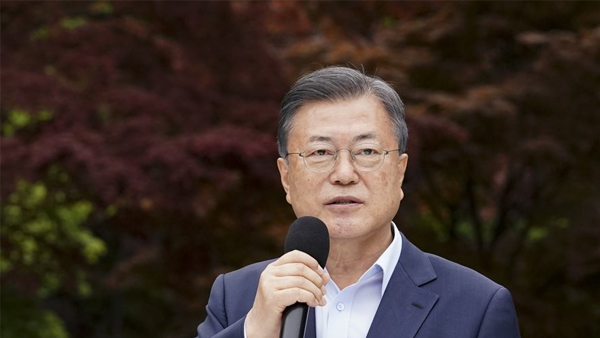 문 대통령 "청와대 이전, 청산 의미라면 역사 왜곡‥5월 9일 18시 퇴근"