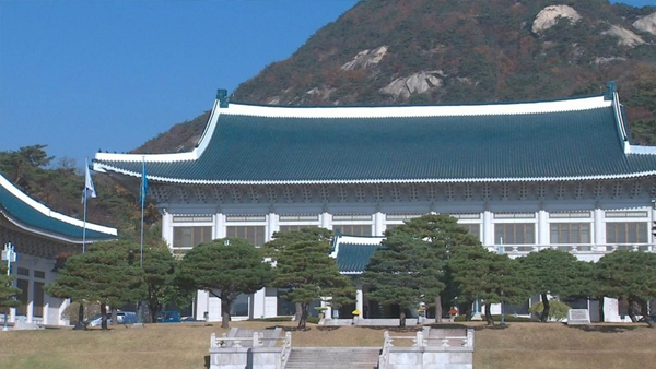 청와대, 윤 당선인 '부산저축은행 부실수사 의혹' 청원에 "답변 어려워"