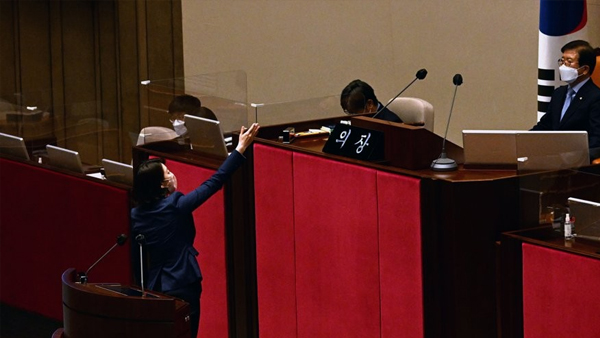 민주 "'국회의장 비하발언' 배현진 징계요청 할 것"
