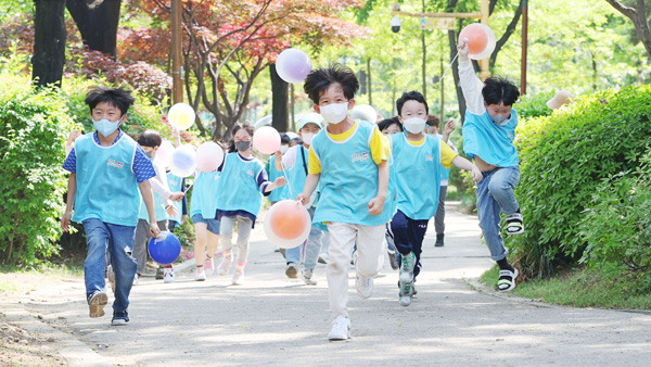 윤석열 "아이들 마음껏 뛰어놀 수 있는 건강한 나라 만들겠다"
