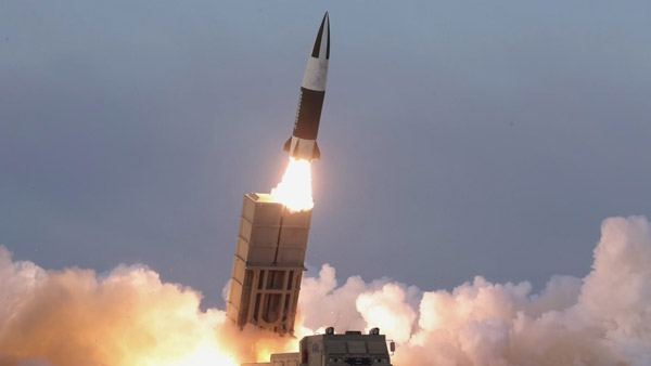 북, 단거리 탄도미사일 8발 발사‥군, 추가도발 대비