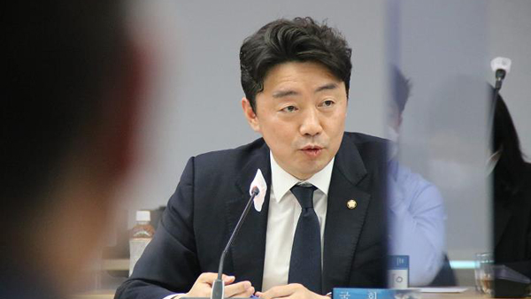 강훈식 "나토 순방 민간인 동행 사건 국정조사 요구"