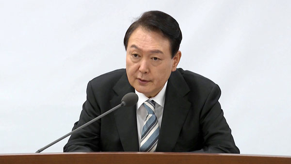 "윤 대통령 긍정평가, 처음으로 20%대 기록" 한국갤럽 조사결과  