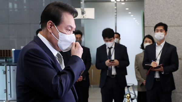 윤 바카라 커뮤니티 "복지 어젠다 보여줄 상황 아냐‥지금도 장관 열심히 찾는 중"