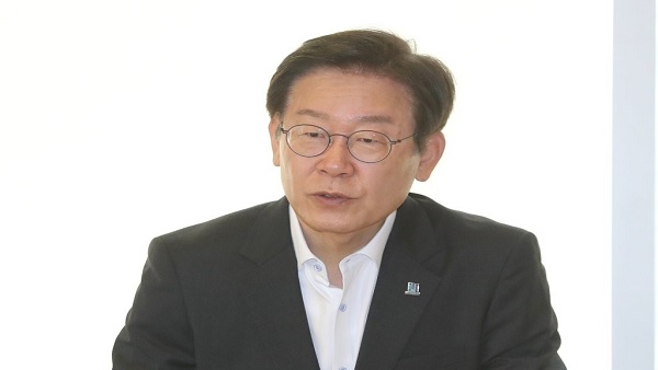 이재명, '권리당원 전원투표' 논란에 "신중한 논의 필요" 