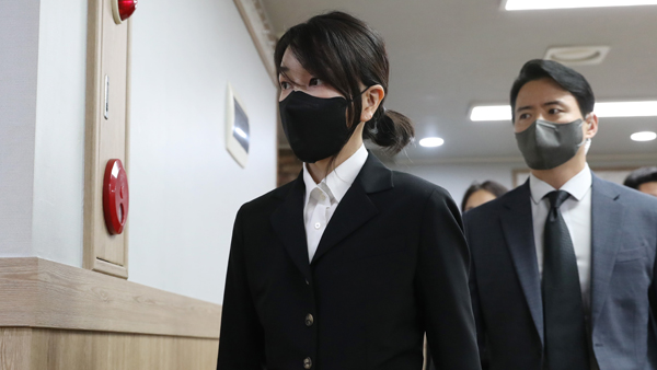 [속보] 민주, '김건희 여사 특검' 추진‥주가조작·학력위조 의혹 관련  