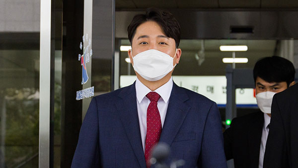 이준석 "윤 바카라 토토 출국하면 제명 시나리오 가동 할 듯"