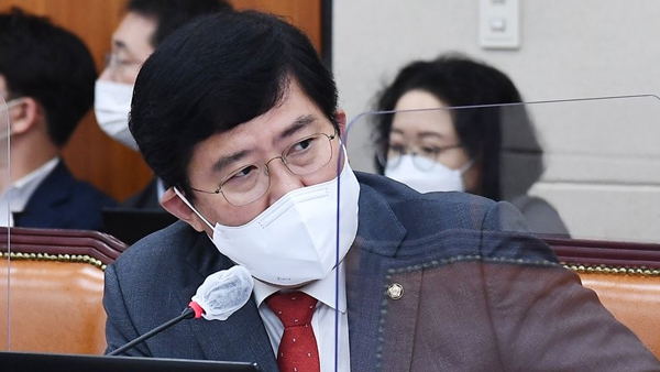 윤창현 "이스타 항공 채용 비리에 야권 인사 연루"‥야당 의원들 "사실무근"