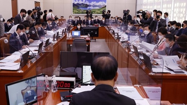 감사원 국감서 '내통 의혹' 공방 예상.."하명감사" vs "내로남불"