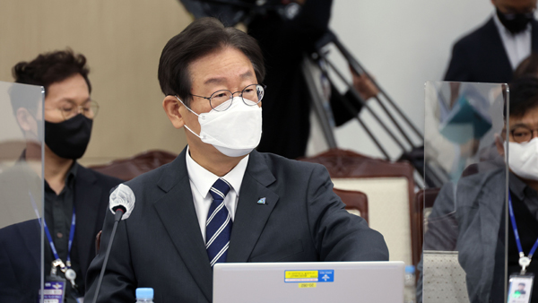 이재명 '방산주식 소유' 논란에 민주당 "보선출마 전 보유"