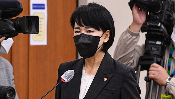 "정권따라 교체돼야" "표적감사" 전현희 거취 공방‥"질척거린다" 발언도 논란