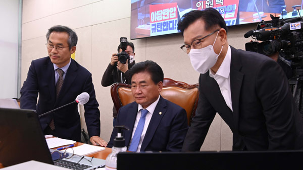 농해수위 양곡법 이념 논쟁‥"양곡 공산화법" "색깔론 공격"