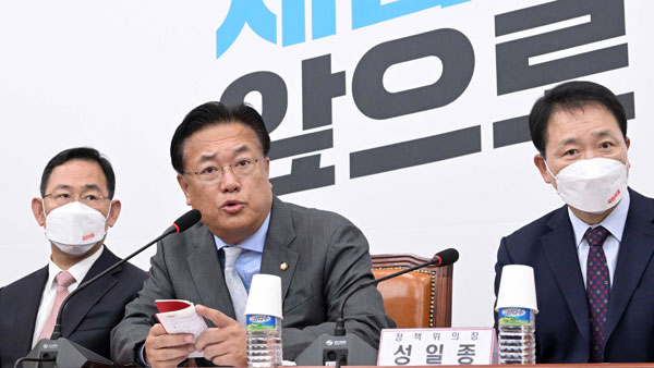 정진석 "대장동 '검은돈' 측근에게 간 것 만으로도 이재명 석고대죄 해야"