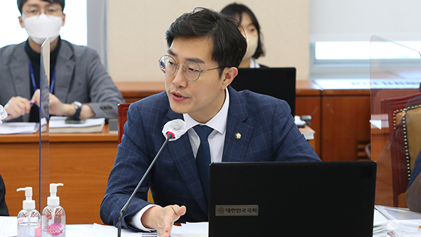 장경태 "고 노무현 전 대통령‥비가 많이 내려도 내 책임 같았다는 말 떠올라"