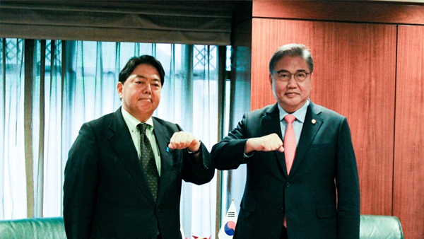 한일 외교장관 통화"북한 도발은 스스로의 안보를 저해할 뿐"