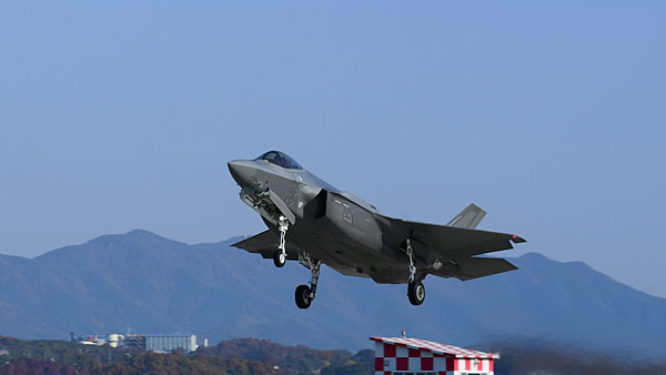 합참 "북한 군용기 항적 180여 개 식별‥우리 측 전투기 80여 대 긴급 출격" 