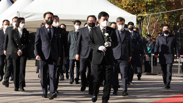 김진표 의장, 합동분향소 조문‥"안전한 대한민국 만들겠다"