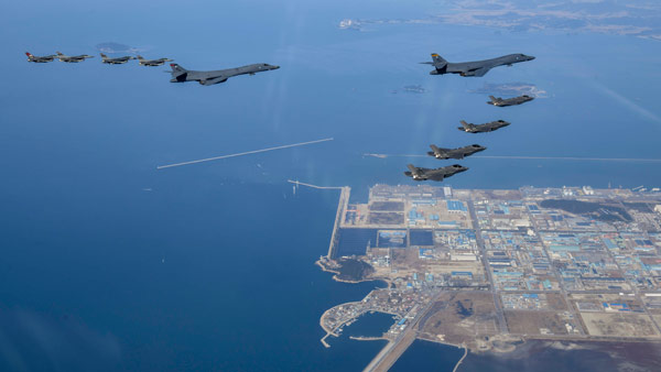 미국 'B-1B' 전략폭격기, 괌에서 미국 본토로 복귀한 듯
