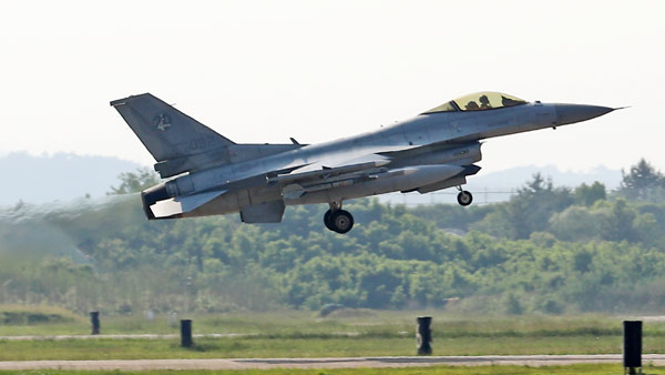 공군, 'KF-16' 전투기 추락에 안전점검 돌입‥비상대기는 유지
