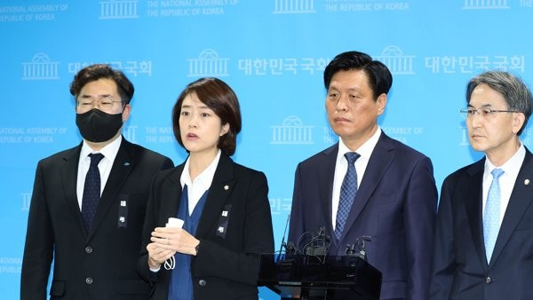 민주당 'MBC·KBS 지배구조 개선' 입법 시동‥국민의힘 "정략적 시도" 반발
