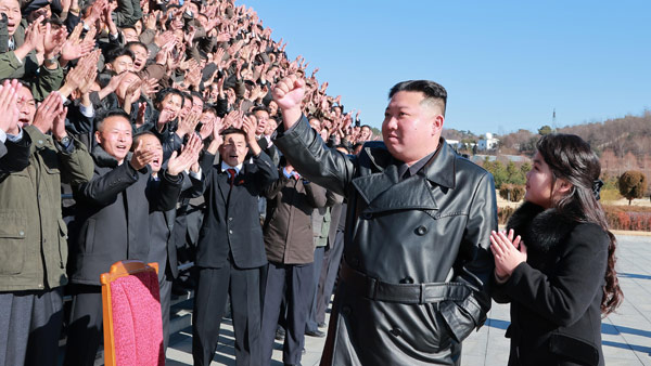 북한, ICBM 개발 공로자들 승진‥장창하·김정식 대장