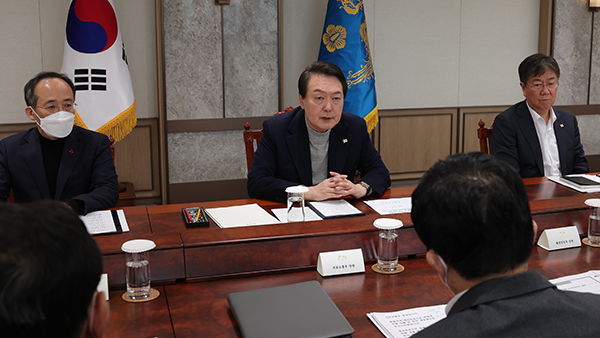 윤 대통령 "정유·철강 업무개시명령 준비‥민주노총 총파업은 정치파업"